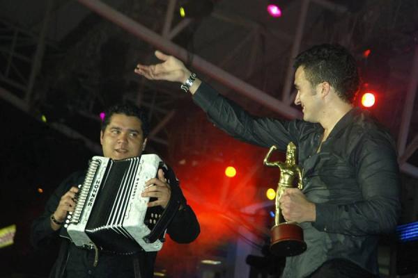 23vgale01b003_big_tp