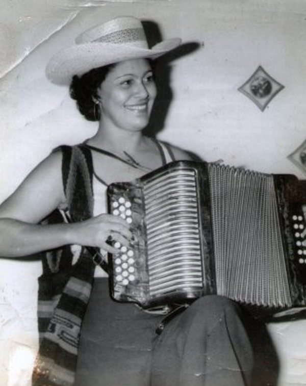 Cecilia Meza Reaales