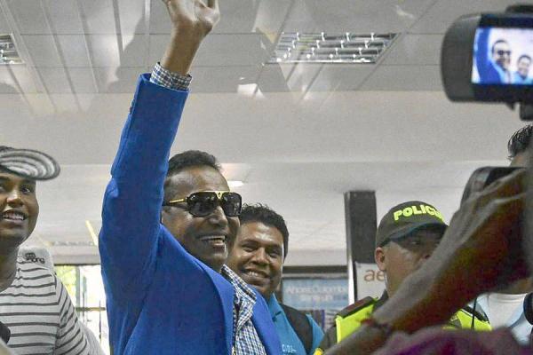 16vprim01a004_big_ce