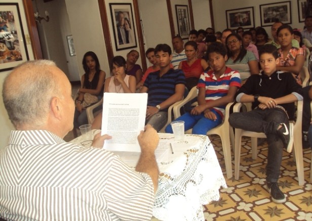 Conversatorio en Escuela Rafael Escalona 1