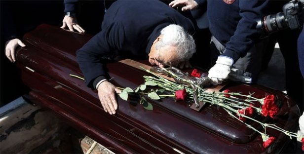 106258-Funeral2 0904