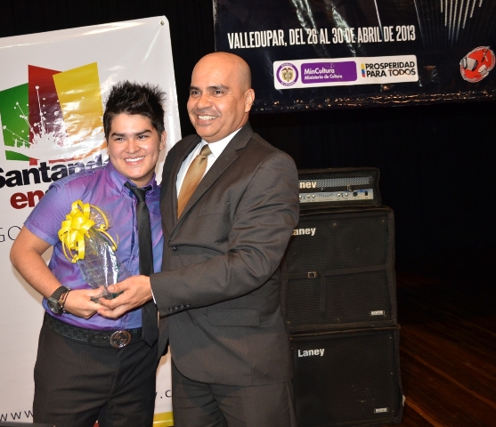 Lanzamiento Bucaramanga - Condecoración Pipe Villabona, Rey Juvenil