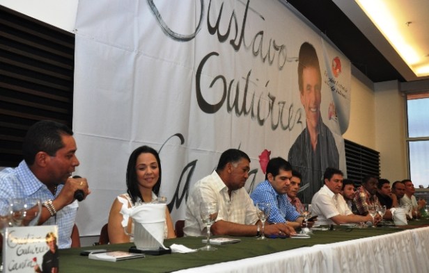 Rueda de Prensa - Gustavo Gutiérrez canta...