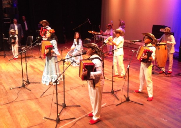 Los Niños del Vallenato Escuela Rafael Escalona, gira Sur América 1.