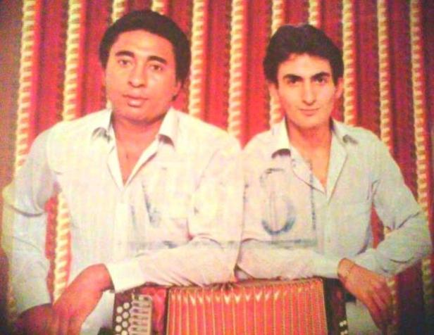 735173_394450730647434_168307464_n