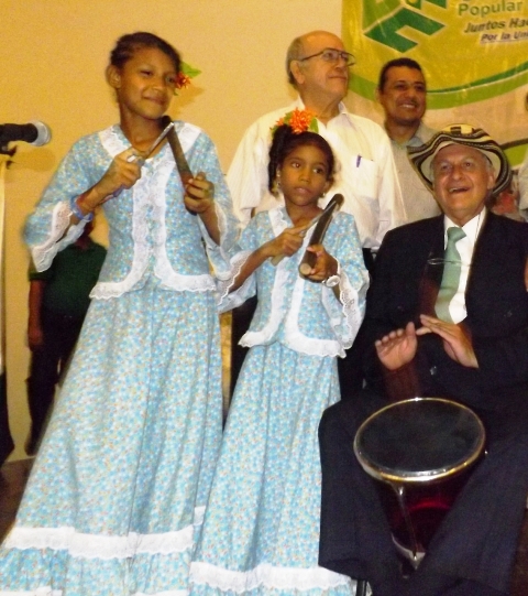 Elkin Patarroyo y Los Niños del Vallenato de la Escuela Rafael Escalona 1.-