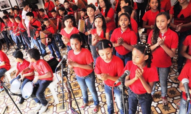 Monitoreo musical en vivo de 100 niños becados 1.-