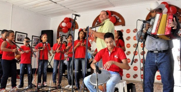 Monitoreo musical en vivo de 100 niños becados 4.-