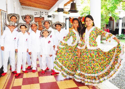 Los-Niños-del-Vallenato-Escuela-Rafael-Escalona-Gira-internacional