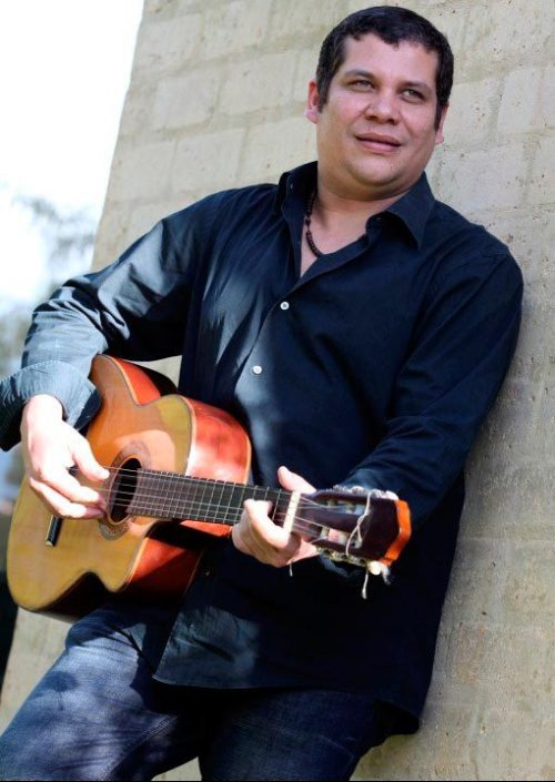 ‘Chabuco’ Martínez, hijo del guitarrista Hugues Martínez, presenta ‘De ida y vuelta'.