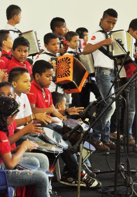 Clausura cursos de música vallenata 3.- FFLV
