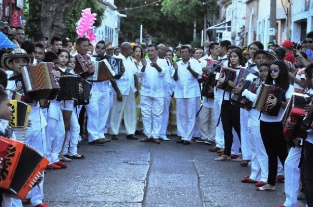 Desfile acordeoneros 2.-