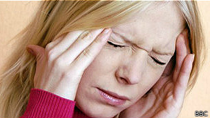 140210233002_headache_women__304x171_bbc