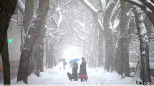 Las fuertes nevadas e inundaciones se conocen como la "venganza de Papá Noel".