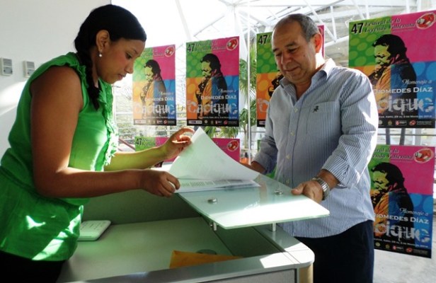 Inscripción Compositor German Villa Acosta. Foto FFLV