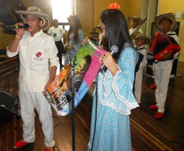 Los Niños del Vallenato de la Escuela Rafael Escalona 2.-