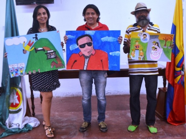 Jurado con las obras ganadoras