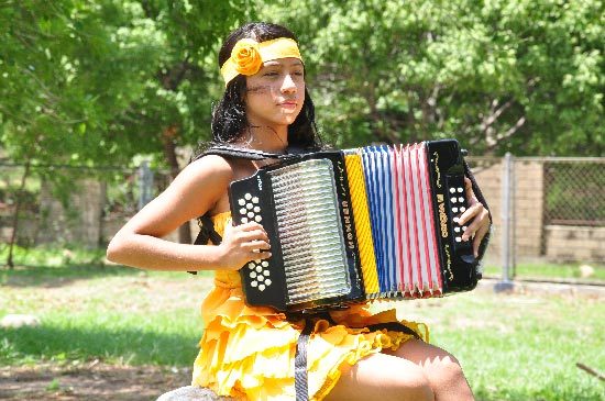 Este año el Festival Vallenato cuenta con la cuota femenina en las competencias. Foto: Joaquín Ramírez