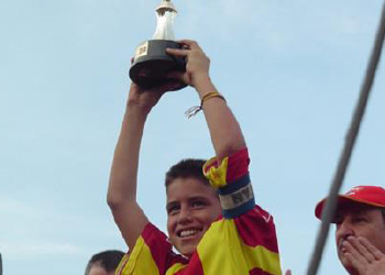 James está acostumbrado a triunfar desde la infancia. A los 13 años ganó la final del Pony Fútbol, tras marcar dos goles olímpicos, todo un récord mundial.