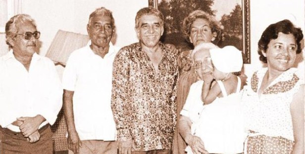 gabriel_eligio_con_el_nobel_y_demas_familiares
