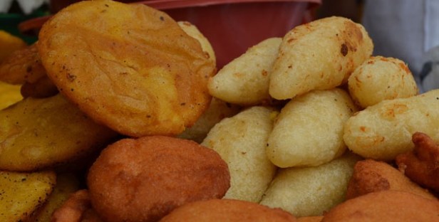 La actividad de hoy en los alrededores de la Casa del Carnaval brinda alternativas para desayunar.