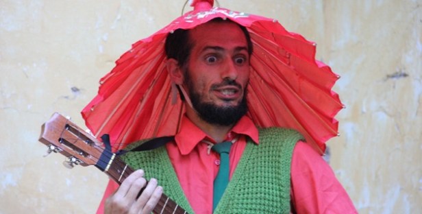 Palmito Encamino, cuentacuentos de Argentina, presenta una sesión que denomina ‘Mastica y mística chapatista’