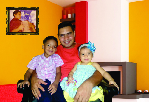 Héctor Arturo Zuleta Amaya y sus dos hijos. Foto  Juan Rincón Vanegas