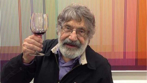 Carlos Cruz-Diez es uno de los máximos representantes del op art a nivel mundial. Nació en Caracas, Venezuela, el 17 de agosto de 1923 aunque vive y trabaja en París desde 1960.