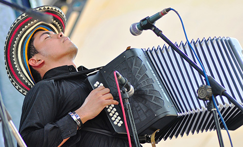 Acordeonero en acción (Foto Edgar de la Hoz)
