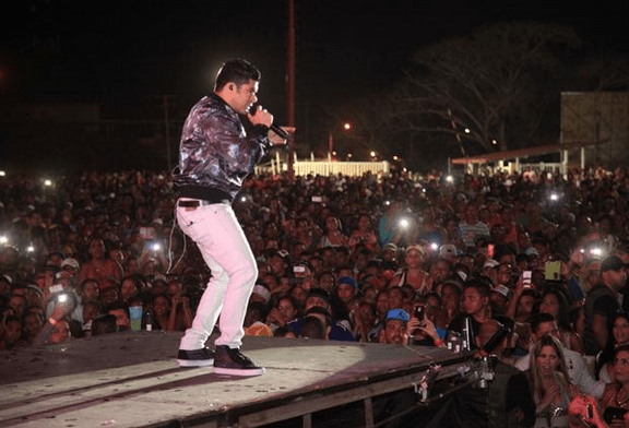 Jerry-Rivera-en-Concierto-en-La-Pérgola-Marina