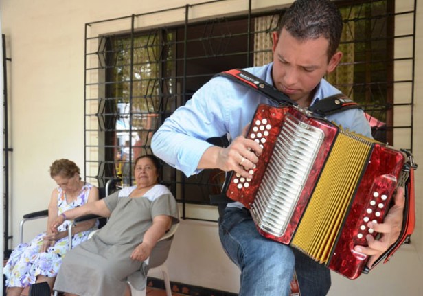 Acordeón Aficionado en La Paz, Cesar.-
