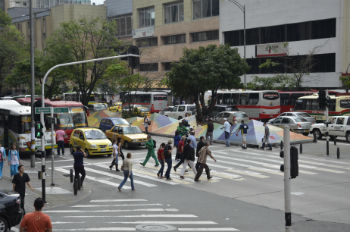 El Centro de Medellín, al igual que el de muchas ciudades del mundo, es uno de los espacios más transitados de la urbe.  Foto: Giuseppe Restrepo 