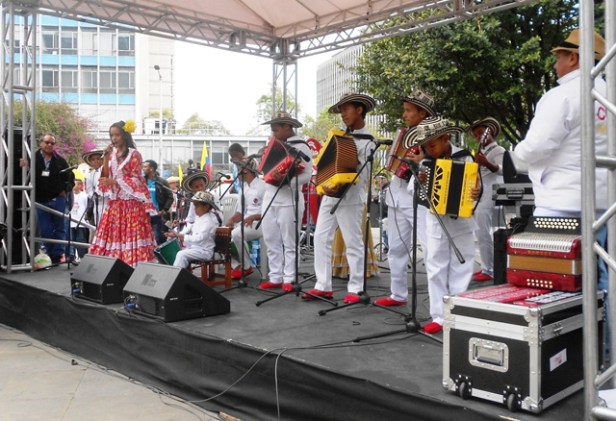 Acto apertura Caminata de la Solidaridad Por Colombia