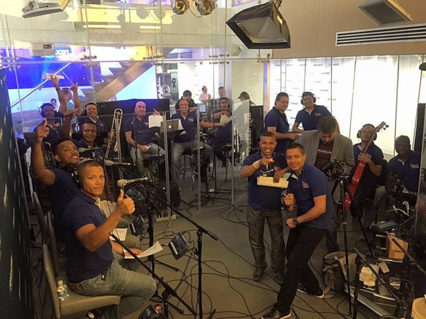 NYC, Rockefeller Center, ayer, la sesión de Sirius que pronto será anunciada al público