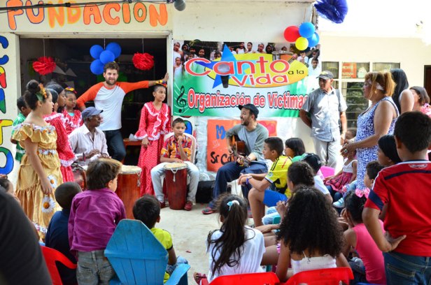 ENTREGA_DE_INSTRUMENTOS_FOTO_JAIDER-3