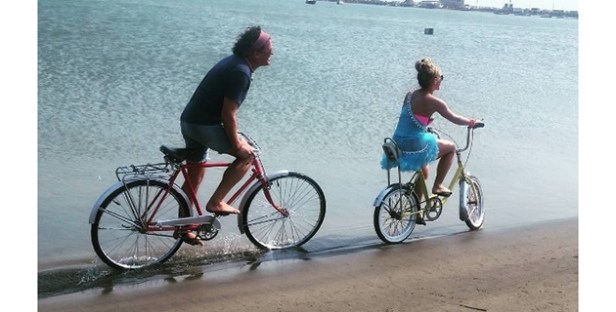 shakira_y_carlos_vives_la_bicicleta_6_0