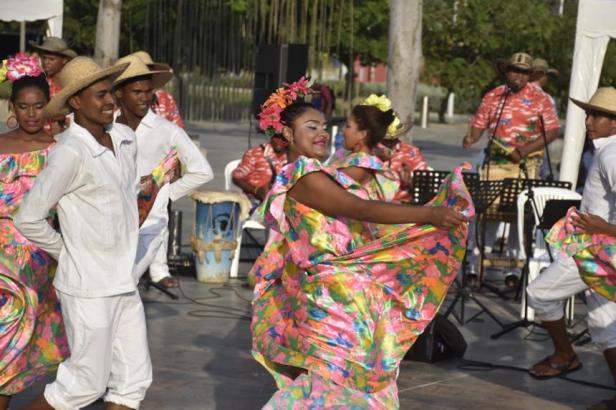 Muestra de la danza son de pajarito, herencia de la zona alrededor del canal del Dique. Giovanny Escudero