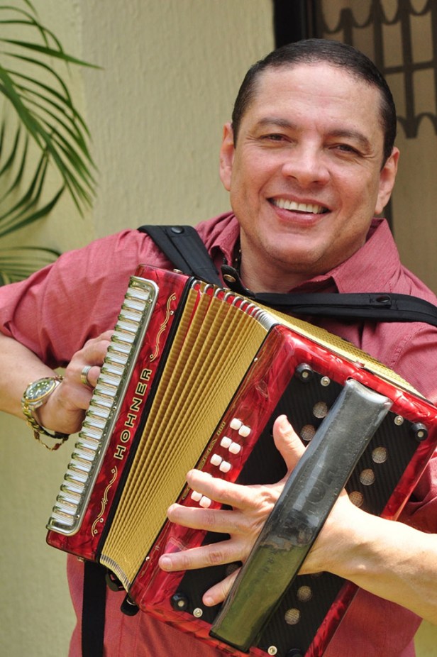 Gonzalo Arturo 'El Cocha' Molina Mejia