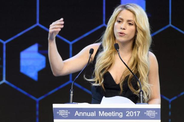 shakira-davos