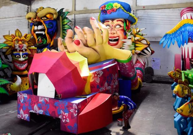 Estas es una de las carrozas elaboradas por Álvaro De la Hoz y su equipo de trabajo, las cuales serán entregadas a distintas empresas privadas. Christian Mercado