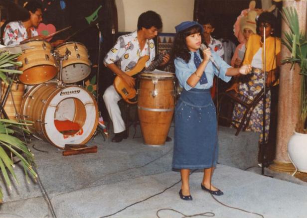shakira_1987_en_barranquilla