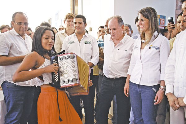 VISITA_MINISTRA_DE_EDUCAQCIôN-49