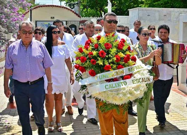 Ofrenda floral maestro Escalona 1