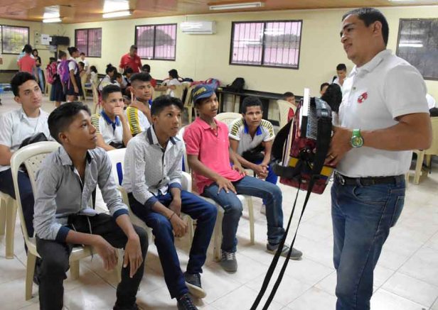Audición de música vallenata en el Colegio Loperena Garupal
