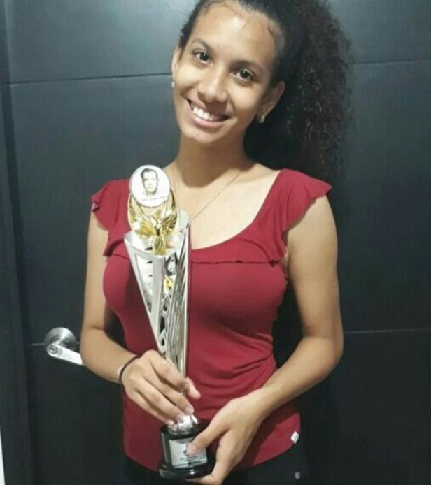 Jennifer Cohen, Segundo Puesto en Canto