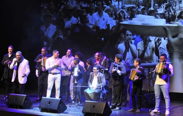 Delegación vallenata ineterpretando 'Ausencia sentimental' - Lanzamiento Bogotá