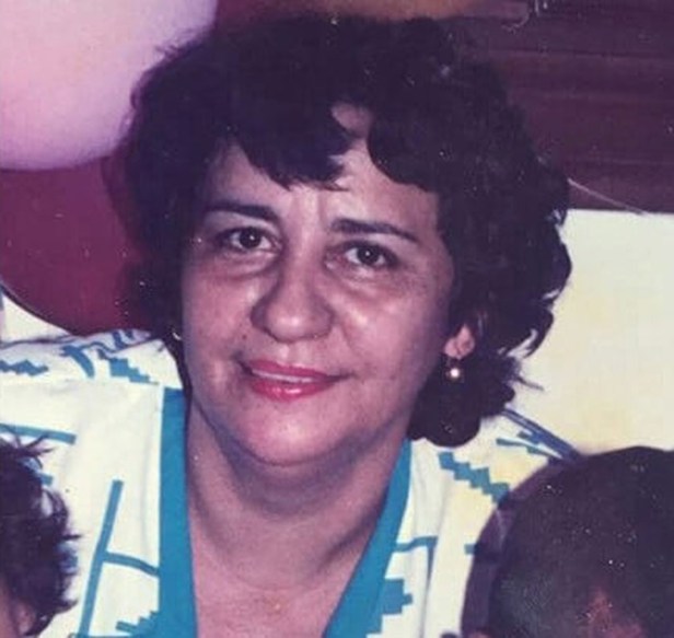 FANNY-ZULETA-ESPOSA-DE-COLACHO