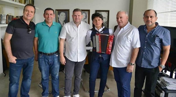 El Rey Vallenato Juvenil, directivos de la Fundación FLV y de la disquera Sony Music