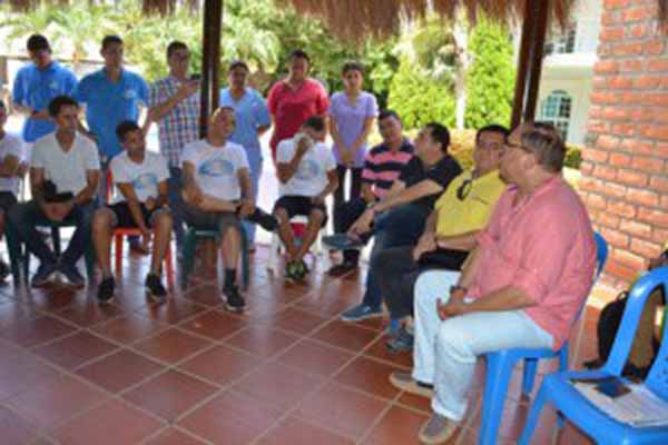 HOMBRES-DE-BIEN-SERGIO-MCGREEN-3