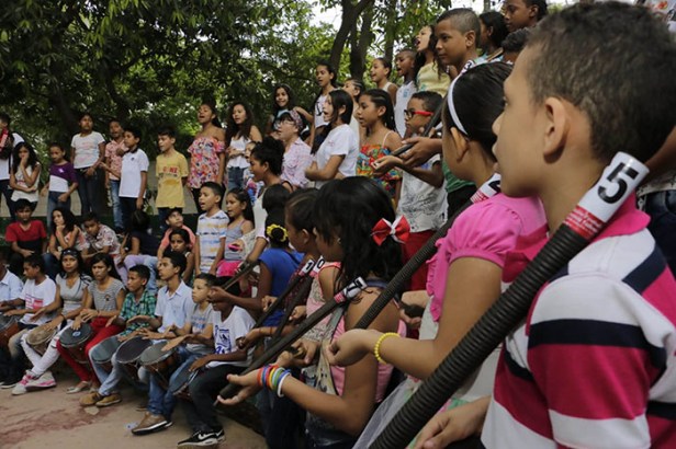 Estudiantes en estado de vulnerabilidad reciben formación en música tradicional vallenata